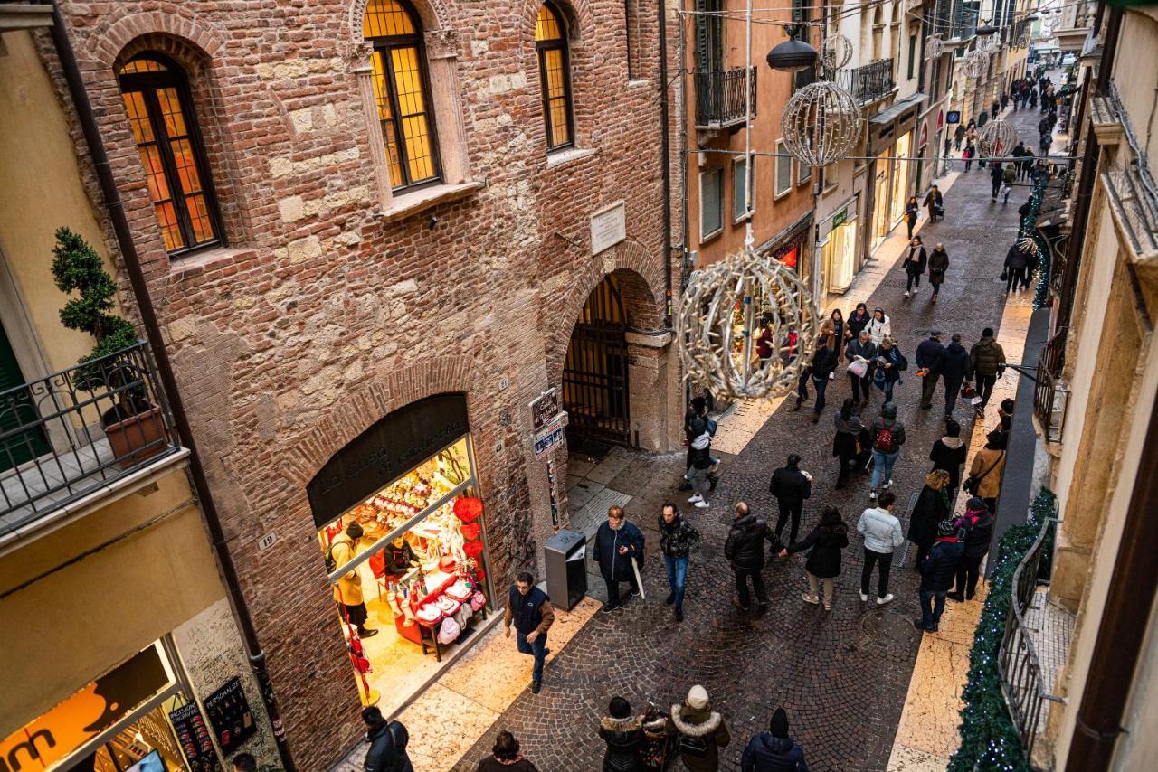 Domus Verona - Incantevole Residenza Difronte A Casa Giulietta Exterior foto